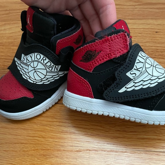 Sky Jordan 1. Size 6c. Red and Black - Picture 8 of 9